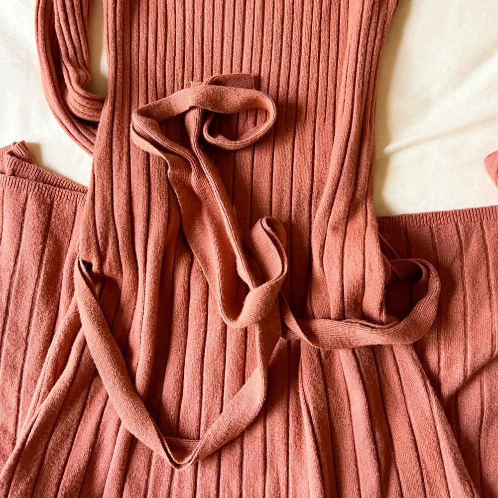 (btq) rust red ribbed long sleeve bodycon tie waist knit midi dress women’s sz M - Picture 4 of 10